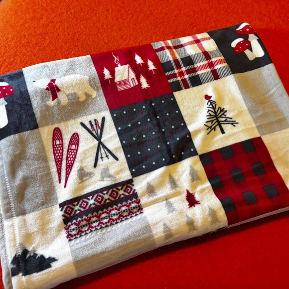 Winter check patchwork like super soft fleece throw NWT - Picture 2 of 11